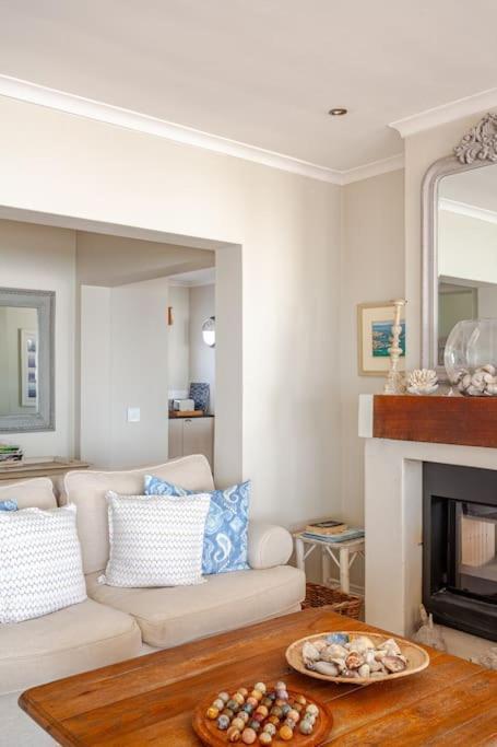 La Petite Baleine Oceanfront Luxury Villa De Kelders Dış mekan fotoğraf